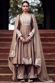 Long Kurta, Salwar Suits Online, Royal Aesthetic, Indian Party Wear, Patiala Salwar, Punjabi Salwar Suits, Designer Salwar Suits, Organza Dupatta, Embroidery Suits