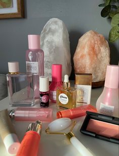 Girly Makeup, Makeup Bag Essentials, Makeup Accesories, Makeup Is Life, Makeup Obsession, Makeup Brands, Makeup Essentials