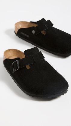 Find BIRKENSTOCK Boston Soft Footbed Clogs on Editorialist. Leather: Cowhide suede. Buckle strap. Molded cork footbed with suede lining. Regular fit. Rounded toe. EVA sole. Made in Germany. This item cannot be gift-boxed. Black Burken Stocks, Black Boston Birkenstock Outfit, Birkenstock Boston Soft Footbed, Boston Soft Footbed, Birkenstock Eva, Birkenstock Clog, Black Clogs, Xmas List, Birkenstock Boston