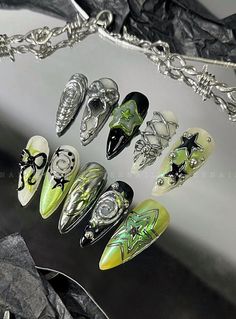 Nails 3d Art, Chorme Nails, Cyberpunk Nails, Grunge Cyberpunk, Y2k Instagram, Cottagecore Witch, Art Y2k, Luxury Press On Nails, Custom Press On Nails