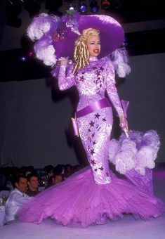 Dianne Brill, Camp Fashion, Drag Queen Outfits, Hobble Skirt, Extreme Fashion, Pink Costume, Mae West, Skirts And Dresses, Weird Fashion