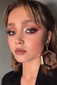 Holiday Eye Makeup, Rosa Make-up, Matte Make Up, Make Up Gold, Gold Makeup Looks, Natural Prom Makeup, Mekap Mata, New Year's Makeup