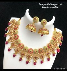 It basically consists of the blend of the best characteristics of traditional jewelry from all the parts of India. Delicate minute detailing, potential use of stones and exquisite meena works and intricacy of the design form an important part of Indian bridal jewelry. Gold Plated Indian Traditional Bridal Necklace & Earrings Party Wear Ethnic Gift Bollywood Western Fashion jewelry. it's all handmade designed Has adjustable size. This necklace is specifically created to be just a whisper along yo Bridal Jewelry Gold, Earrings Party Wear, Western Fashion Jewelry, Indian Bridal Jewelry, Western Necklaces, Kundan Jewelry, Jewelry Illustration, Bridal Jewellery Indian, Indian Traditional