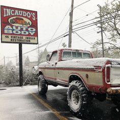 Old Ford Trucks, Classic Ford Trucks, Old Pickup Trucks, Jacked Up Trucks, Classic Pickup Trucks, Classy Cars, Pretty Cars, Vintage Trucks