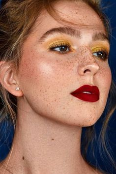 Studio Editorial, Mode Poses, Yellow Makeup, Yellow Eyeshadow, Sony Photography, Beauty Make-up, Makeup Hacks, Mac Makeup, Model Beauty