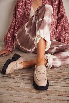 Free People Sandals, Black Patent Leather Loafers, Woven Mules, Platform Loafers, Penny Loafer, Lug Sole, Black Fits, Platform Wedges, Boho Clothing