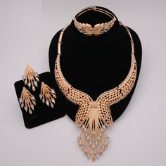 Dubai Bridal Big Jewelry Sets Nigerian Wedding African Necklace Bracelet Earring Ring Jewelry SetModel Number:4000857221957 Big Jewelry, African Necklace, Earring Ring, Nigerian Wedding, Ring Jewelry, Necklace Bracelet, Jewelry Set, Ring Earrings, Jewelry Sets