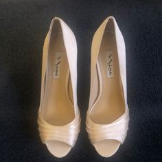 Nina Ivory Wedding Shoes Never Worn In A Size 7m. Colorful Wedding Shoes, Ivory Wedding Shoes, Ivory Wedding, Shoes Color, Wedding Shoes, Shoes Women Heels, Shoes Heels, Color White, Size 7