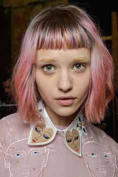 Pink Bob Hair, Hair Streaks Blonde, Curly Pink Hair, Brown And Pink Hair, Pink Hair Streaks, Pink Hair Highlights, Pink Ombre Hair, Baby Bangs, Pastel Pink Hair