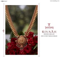 The Kannada bride’s haara is a beautiful piece with gold crafted leaves strung together with tiny gold beads and studded with gems, while the pendant engraved with the image of Goddess Parvati adds to its regal look. #RivaahBridesByTanishq Tanishq Long Gold Necklace, Tanishq Jewellery Gold Necklaces, Long Necklace Designs, Kannada Bride, Tanishq Jewellery, Goddess Parvati