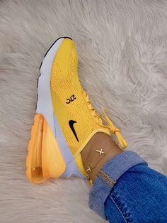 xPoppinx Nike 270, Air Nike, Nike Presto, Yellow Sneakers, Sport Women, Custom Nike Shoes, Shoes Green, Nike Air Shoes, Cute Nike Shoes