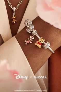 Disney Pandora Bracelet, Disney Pandora, Pandora Bracelet Charms Ideas, Pandora Charms Disney, Pandora Bracelet Designs, Pandora Collection, Disney Bracelet, Pandora Jewelry Charms, Disney Charms