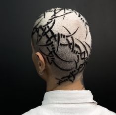 Shaved Dyed Hair Designs, Buzz Cut Bleach Designs, Shaved Head Designs Women, Bleach Buzzcut, Bald Designs, Bleach Buzz, Painted Buzzcut, Buzzcut Art, Buzz Cut Hair Dye Designs