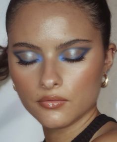 Maquillage On Fleek, Mekap Mata, Smink Inspiration, Makijaż Smokey Eye, Dope Makeup, Blue Eyeshadow, Eye Makeup Art, Makeup Pictures, Editorial Makeup