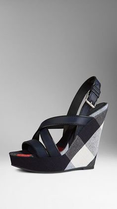 Wedges Style, Platform Wedges, Beautiful Shoes, Luxury Shoes, Look Fashion, Wedge Shoes, Wedge Heels, Wedge Sandals, Me Too Shoes