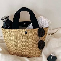 Brand Name: YogodlnsOrigin: CN(Origin)Main Material: StrawShape: Casual ToteGender: WOMENOccasion: VersatileLining Material: PolyesterPattern Type: panelledHardness: SOFTStyle: BohemianClosure Type: Haspwomen bag: straw women bagtote bag: Large Capacity tote baghandbag: Rattan Handmade Kintted handbag Rattan Handbags, Retro Shoulder Bag, Tas Bahu, Retro Handbags, Bucket Tote, Summer Handbags, Woven Handbags, Straw Handbags, Rattan Bag