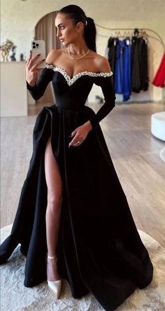 Classy Evening Dress, Black Wedding Gowns, Classy Blouses, Gorgeous Prom Dresses, Deb Dresses, Senior Prom Dresses, Classy Prom Dresses, Simple Prom Dress, Satin Evening Dresses