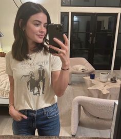 Collar Bone Length Hair Cuts, Lucy Hale Haircut, Lucy Hale Short Hair, Collar Bone Hair, Brown Hair Cuts, Lucy Hale Hair, Collarbone Length Hair, Short Brunette Hair, Short Brown Hair