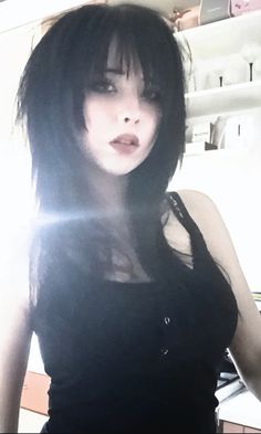 tt: violettamustdie7 and violettamustdie7_2 Layer Inspo Hair, Hair Styles For Females, Scene Hair With Bangs, Medium Length Emo Hairstyles, Scene Layered Hair, Scene Hair Inspiration, Emo Style Women, Hair Styles With Layers And Bangs, Black Emo Hairstyles