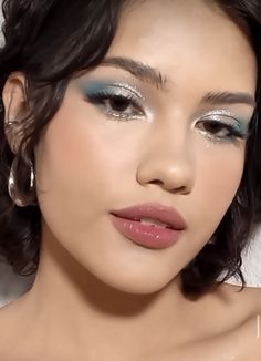 Simple Mermaid Makeup, Maquillage On Fleek, Vampire Bride, Blue Makeup Looks, Wedding Aesthetics, Inspo Makeup, Mermaid Core, Makeup Party