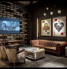 Speakeasy Garage Bar, Speakeasy Rug Ideas, Basement Bar Game Room Ideas, Whiskey Room Design, Home Speakeasy Room, Speak Easy Aesthetic, Cool Man Cave Ideas, Gentleman Room, Zigarren Lounges