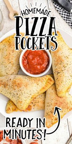 Pizza Pockets Pizza Pockets Recipe, Homemade Pizza Pockets, Tasty Pizza, Pizza Wraps, Crispy Pizza, Cheesy Pizza, Pizza Pockets, Breakfast Meals, Christmas Apps