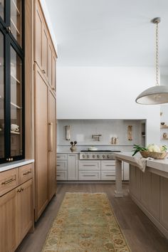 Oak Kitchen Cabinet White Oak stained in Warm Gray with matte finish Oak Kitchen Cabinet White Oak stained in Warm Gray with matte finish #OakKitchen #OakKitchenCabinet #WhiteOak #WarmGray #mattefinish