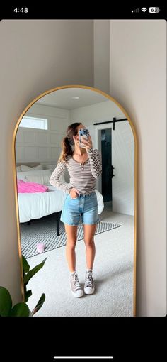 Shorts Outfits Modest, Halle Sandberg Engagement, Modest Jean Shorts Outfit, Converse Spring Outfit, Modest Summer Outfits Shorts, Modest Shorts Outfits, Modest Outfits Summer, Brandy Melville Fits, Halle Sandberg