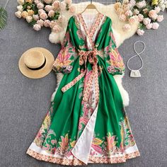 High-end brand dress, fashion, runway style, noble, elegant, temperament printed dressMaterial:blendedStyle:elegantFeatures:printedColor:red,green ,navy blueSize(cm):free 1inch=2.54cmbust:100,length:132,waist:78&ltp&gtNote:Due to different measurement methods,there will be 1-3 error(unite:cm), please understand.</p>&ltbr/>&ltp&gtPlease check the size carefully when you choose items,thank you.</p>&ltbr/> Spring Dresses Women, Retro Skirt, Round Neck Dresses, Vestidos Vintage, Women Long Dresses, Evening Party Dress, Retro Stil, Type A, Lantern Sleeves