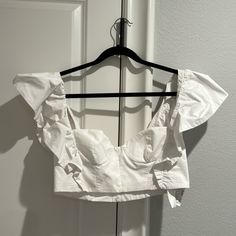 Brand New Never Worn Ruffle Sleeve Top, Zara White, Ruffled Sleeve Top, White Crop, Zara Tops, Sleeve Top, Color White, Zara, Womens Tops