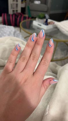 Short Nail Inspo Summer Blue, White Nail Blue Design, White Nails With Blue Design Simple, Blue Nails With Waves, Blue And White Squiggle Nails, Gel Nail Designs Blue And White, Nail Designs For Mexico Vacation, Blue Waves Nails, Mail Inspo Blue