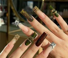 Long Earthy Nails, Green And Brown Nail Designs, Cool Green Nails, Olive Nails Design, Green Brown Nails, Earthy Nails Designs, Brown And Green Nails, Green Nail Set, Green And Brown Nails