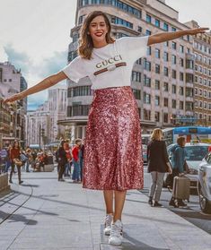 Sequin Skirt Street Style, Sequin Skirt Outfit Summer, Casual Sequin Outfit, Sequin Skirt Outfit Casual, Sequin Outfits, Skirt Outfit Summer, Casual Summer Outfits For Women, Look Plus Size