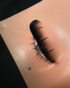 Custom Strip Lashes that look like lash extensions>>> Eboní Strip Lash Lengths: 13-20mm Ships worldwide🌎 #striplashes #customstriplashes #lashextensions Custom Lash Strips, Lash Lengths, Lash Strips, Cat Eye Lashes