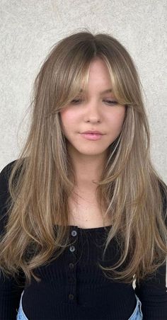 Bangs 2022, Bangs For Round Face, Bangs Long, Hairstyles For Layered Hair, Side Part