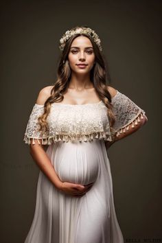 Bellamilton - Maternity Photography Gown with Tassel Trim - Floor-Length Milk Silk Maternity Portrait Dress Wedding Dress Pregnant, Diy Maternity Shoot, Baby Shower Pics, Couple Maternity Photos, Bunny Baby Shower Theme, Model Shoot Ideas, Vestidos Para Baby Shower, Maternity Sundress, Chic Wedding Dress