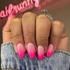 Neon Green Nails, Hot Pink Nails, Pink Ombre Nails, Nail Art Ombre Oval Nail Art, Fashion Style Inspiration, Pink Ombre Nails, Hot Pink Nails, Ombre Acrylic Nails, Ombre Nail Designs, Almond Acrylic Nails, Pretty Pins