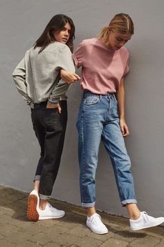 Find More at => http://feedproxy.google.com/~r/amazingoutfits/~3/uT8hvrkEfdQ/AmazingOutfits.page Minimalisticky Chic, Sukienki Maksi, Outfits Mom, Jeans Winter, Pastel Outfit, Boyfriend Jean, Outfit Jeans, Outfit Winter, Jeans Outfit