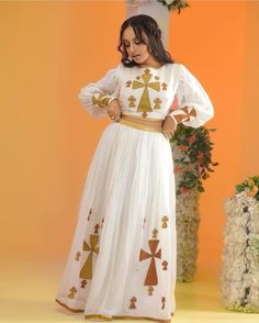 Lovely crop top with skirt very fashionable White Bohemian Dress With Flared Skirt, White Bohemian Flared Skirt Dress, Traditional Flared Skirt Dress, Traditional Flowy Flared Skirt Dress, Crop Top With Skirt, Ethiopian Fashion, Ethiopian Culture, Eritrean Dress, Habesha Dress