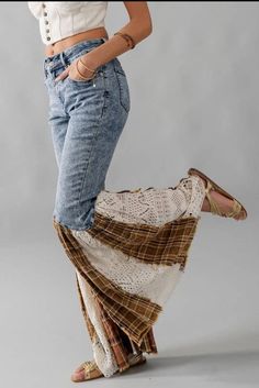 Crossroad Plaid Flare Jean – AmoreUniquelyMe Country Chic Outfits, 70s Jeans, Jeans Patchwork, Chic Jeans, Recycled Denim, Create Outfits, Refashion Clothes, Plaid Print, Western Outfits