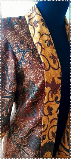 Hello... this time I made a batik blazer, with sogan colors and patterns (classic Javanese batik). gives the impression of classic and luxury when wearing it. This blazer can be used for both formal and casual events. US size: M blazer length = 96 cm sleeves length = 40 cm material: thick cotton fiber mixed with PE fiber so it doesn't wrinkle easily. lined😍 No closure No pocket Care instruction: -gently handwash -do not blech or detergent ( use shampoo or soap dilution) 🌸 Thank You 🌸 Luxury Brown Classic Cardigan, Outer Batik Casual, Kimono Batik, Blazer Batik, Batik Outer, Batik Kimono, Batik Blazer, Javanese Batik, Outer Batik