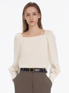 Composition : Polyester 100%Color : IVORYCountry of Origin : China Square Neck Blouse, Square Neck, Top Blouse, Composition, Top Outfits, China, Square, The Originals, Clothes For Women