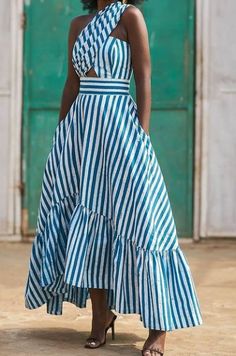 Elegant Dresses Classy, Classy Dress Outfits, Fashion Design Clothes, African Dress, Stylish Dresses, Colorful Fashion