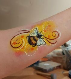 Face Painting Simple Designs, Facepainting Ideas Adults, Whimsical Face Painting, Apple Face Painting, Toddler Face Painting Ideas, Sun Face Painting, Face Painting Designs For Adults, Caterpillar Face Paint