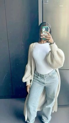 Simple cardigan fit! #mln Simple Cardigan, Uni Fits, Casual Ootd, Modesty Outfits, Cute Comfy Outfits, Winter Fits