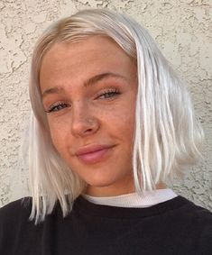 Silver Bleached Hair, Bleached Bob Hair, White Bleached Hair, Bleach White Hair, Bleached White Hair, White Hair Bob, Girls With White Hair, White Blonde Short Hair, Icy White Hair