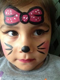 10 Stunning Easy Face Painting Ideas For Beginners 2023 Minnie Mouse Face Painting, Mouse Face Paint, Disney Face Painting, Face Painting Images, Halloween Makeup Clown, Girl Face Painting