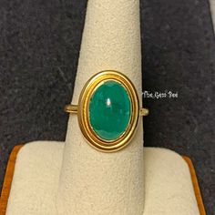 "18k Solid yellow gold ring with spectacularly beautiful genuine Zambian Emerald double cabochon! The color is just right, not too dark or too light, the clarity is excellent for this stone, looks so brilliant and luxurious on your skin. Rounded shank for your comfort and simplicity. Pictures don't do it justice at all! A piece of heirloom jewelry! 6.51 carats natural fine emerald! Stamped \"18kt \"!  SIZE: 7.25 DIMENSION of top: 18.5mmx14mm, 13.3mmx11.3mm emerald WEIGHT: 7.01 grams MATERIAL: 18K Solid Gold ring, Natural Emerald" Heirloom Jewelry, Heirlooms Jewelry, Zambian Emerald, Cabochon Ring, Solid Gold Rings, Yellow Gold Ring, Natural Emerald, Ring Size 7, Solid Yellow