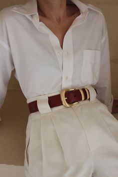 Casual Chic Accessories, Woman Belt Fashion, Fall Pieces Essential, Classic And Feminine Style, Belts For Rectangle Body Shape, Classy Women Dress, Sleek Womens Fashion, Polished Feminine Style, Modern Office Attire Women