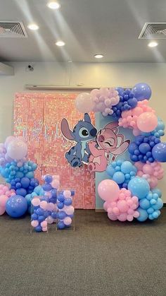 balloons are arranged in the shape of animals